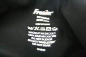 90% NYLON 10%LYCRA,還有Made in Taiwan啦!